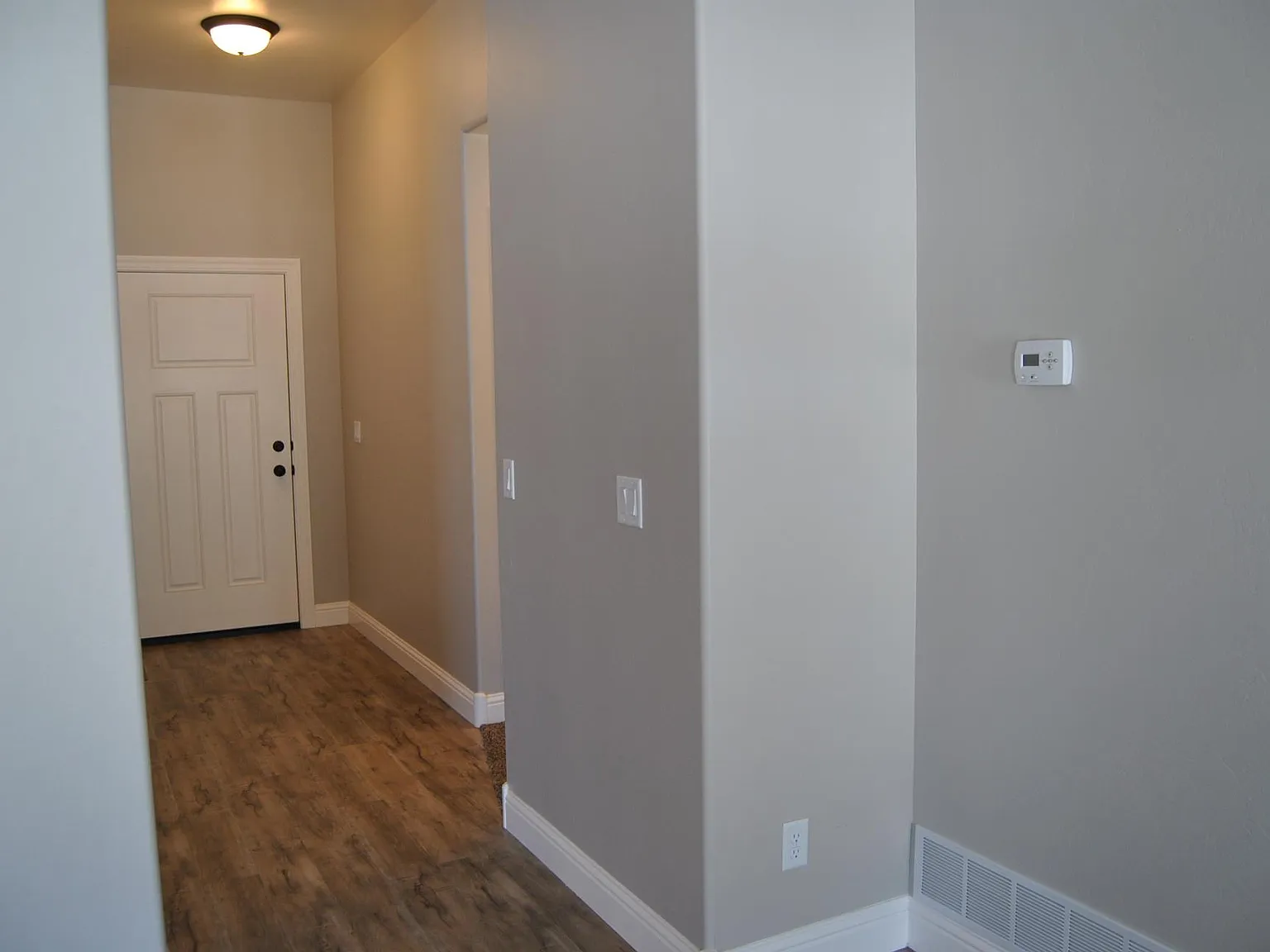 3 bed, 1300 sqft, $1,825 — Photo 3