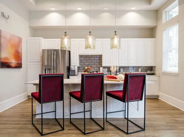 Mystic Bluff Apartments