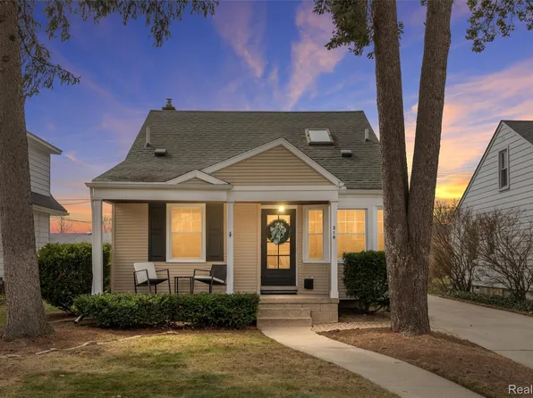 218 S Gainsborough Ave, Royal Oak, MI 48067