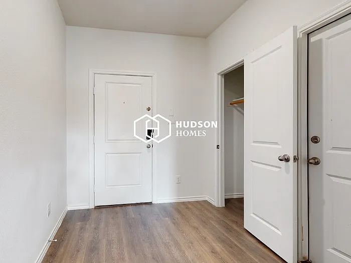 3 bed, 2.0 bath, 1613 sqft, $2,145 — Photo 3