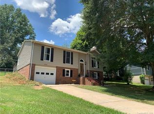 202 Redcoat Dr, Fort Mill, SC 29715