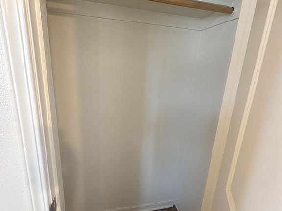 5th image of 2534-40 W Oriole Ave #2534