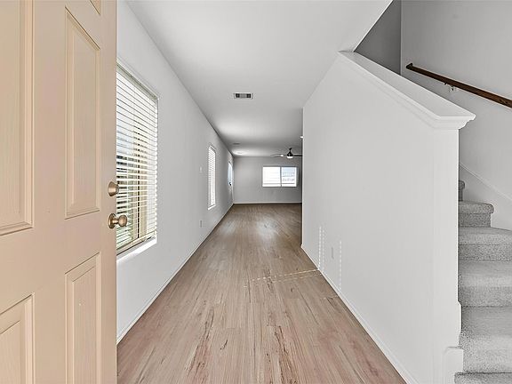 3rd image of 7303 Clover Chase Dr