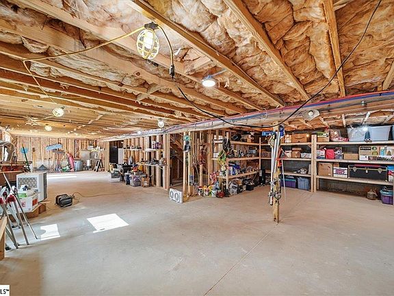 4th image of 110 Axel Dr