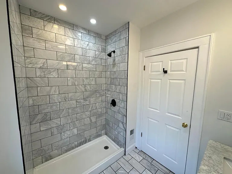 2880 N High St #2880 — Photo 11