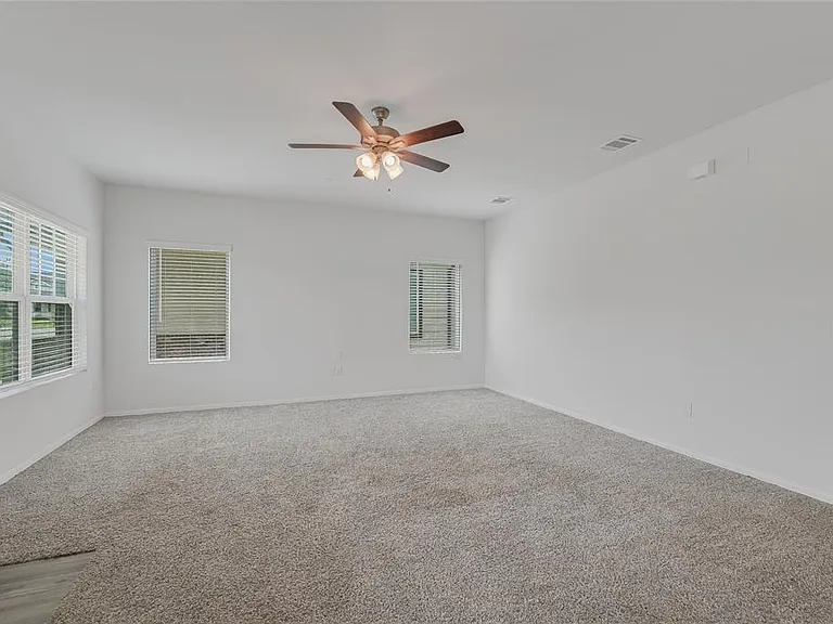 133 Everglades Dr — Photo 2