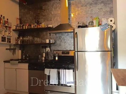 Rented by Dream Space Realty | media 33