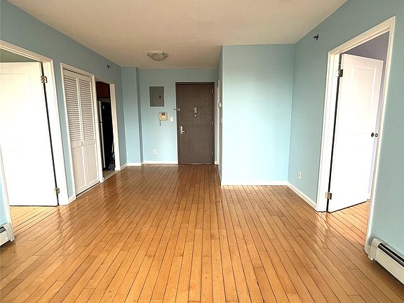 4th image of 3830 Parsons Blvd APT 5H