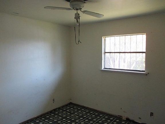 4th image of 6223 Trail Valley Dr