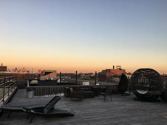 Rented by Manhattan Management LLC | media 74