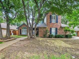 9228 Winslow Ct, North Richland Hills, TX 76182