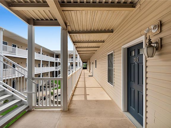 3rd image of 252 Walnut St #205