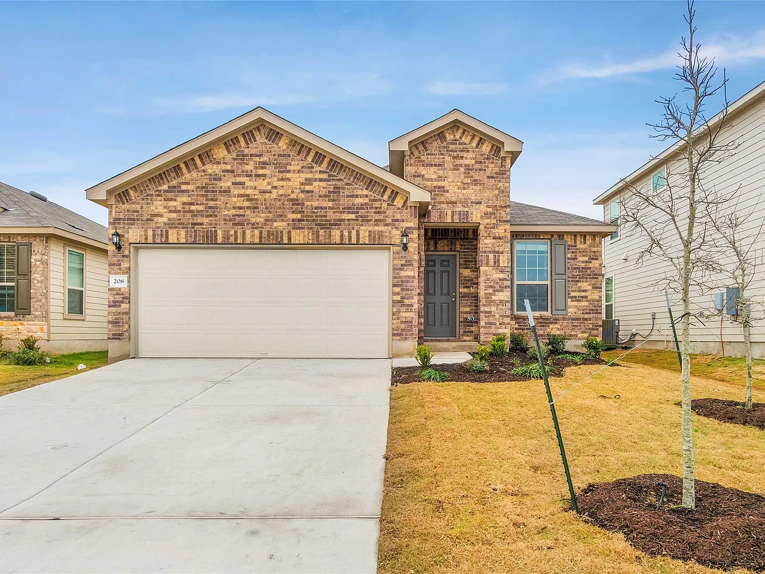 3 bed, 2.0 bath, 1650 sqft, $1,695 — Photo 2
