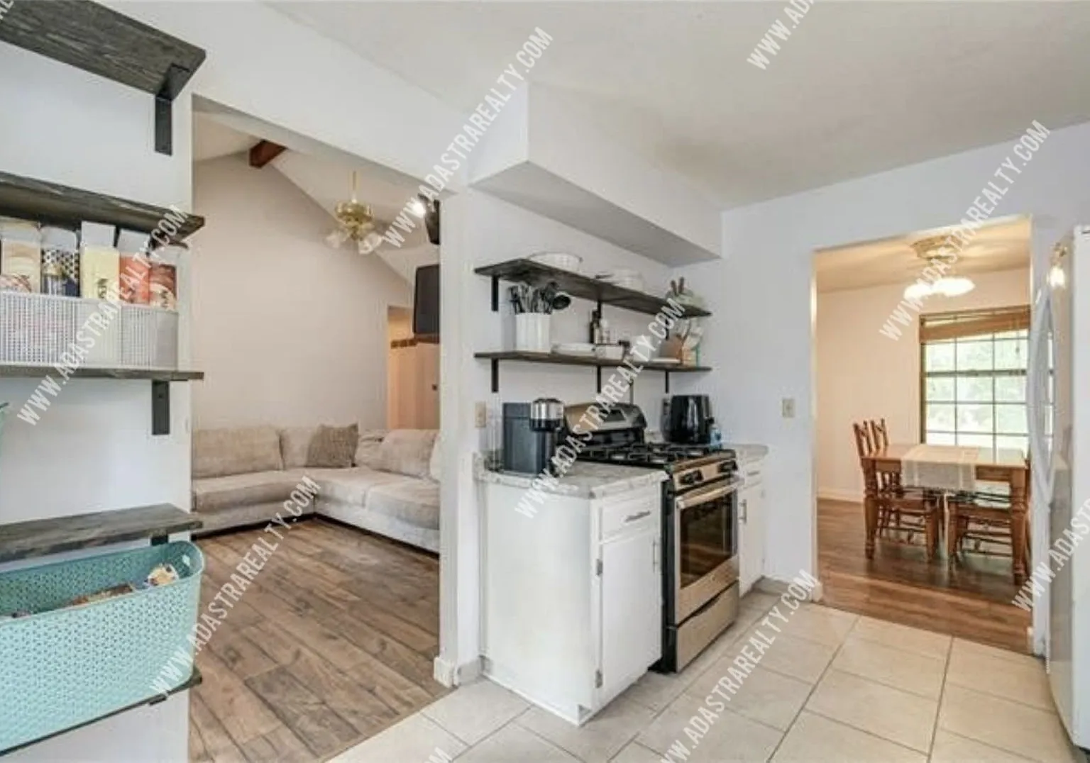Gorgeous Blue Springs Home-Available In September!! — Photo 4