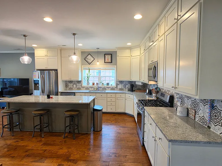 3120 Mayflower Ln — Photo 8
