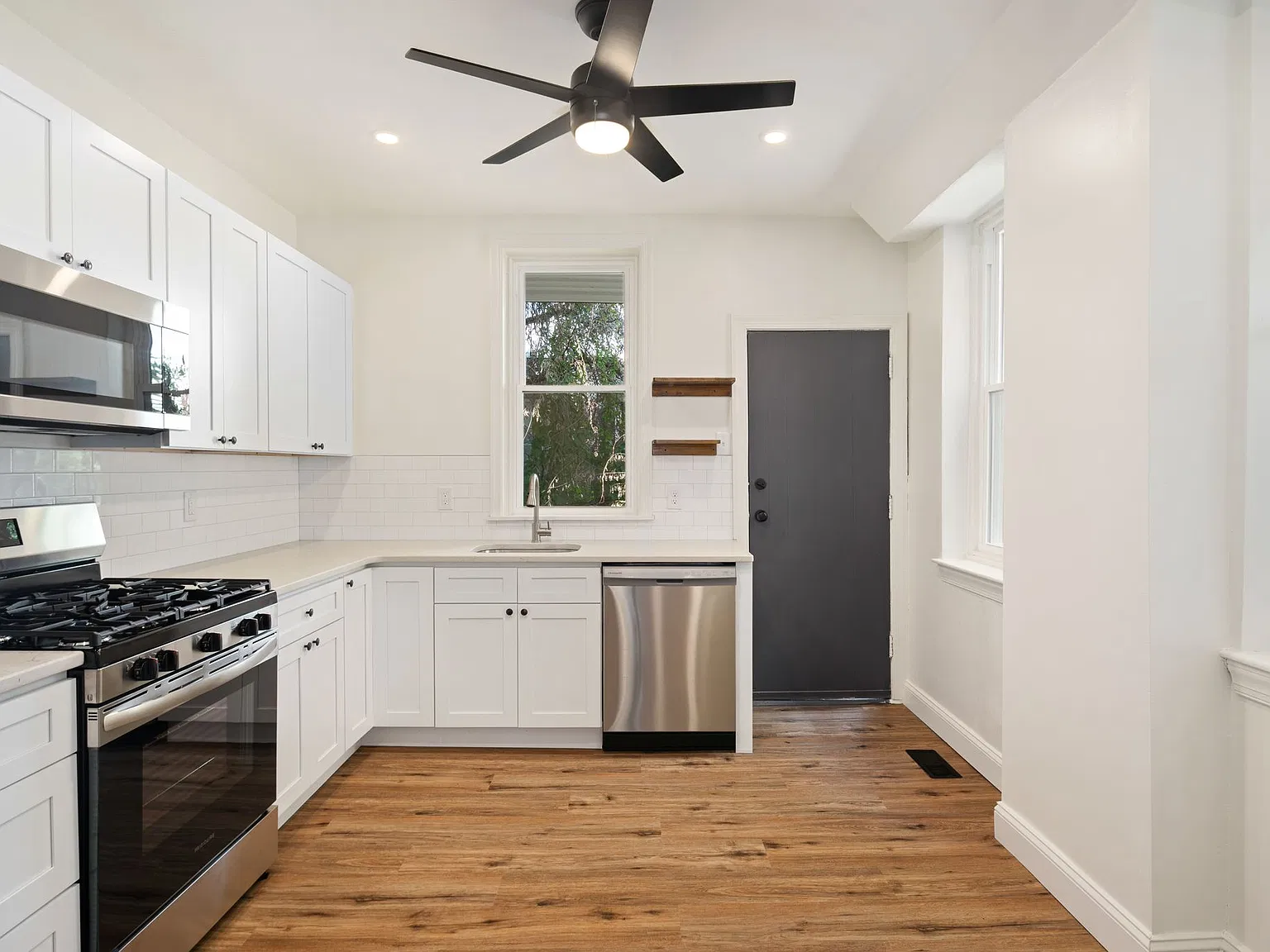 3 bed, 1200 sqft, $1,750 — Photo 4