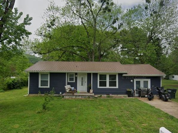 1115 Dennis Ave