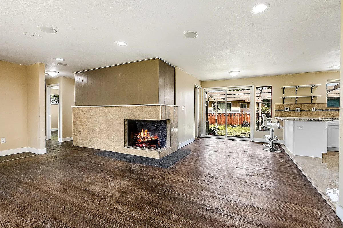 6204 S 118th Pl — Photo 1