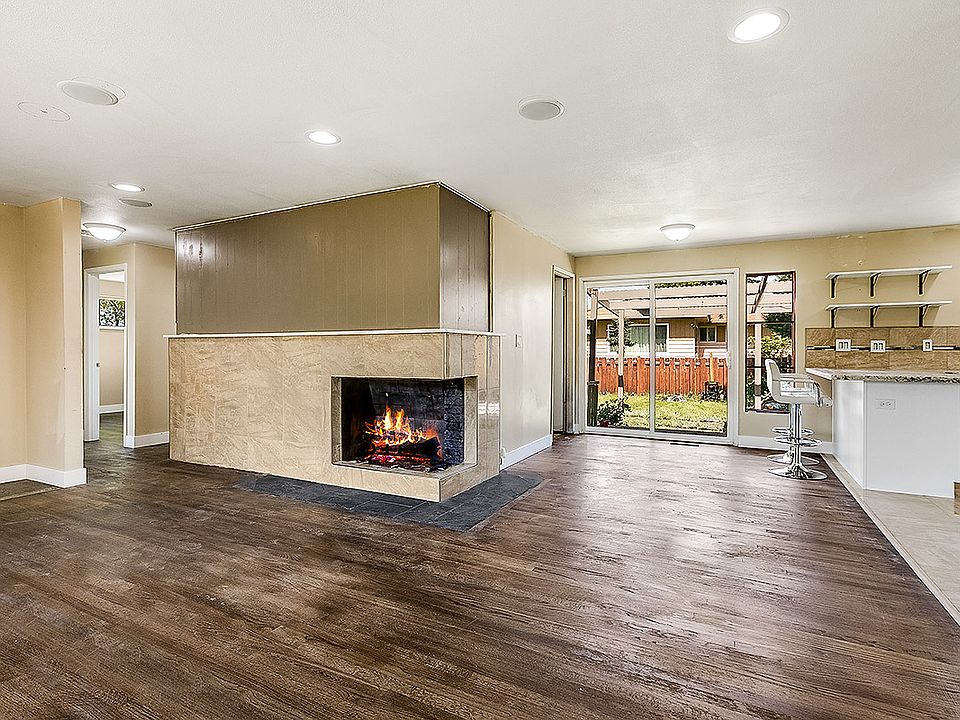 1st image of 6204 S 118th Pl