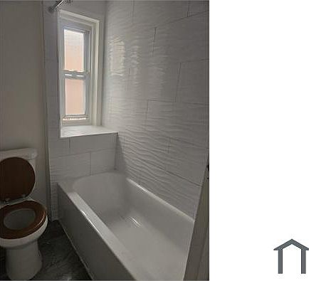 3rd image of 6041 N Norwood St