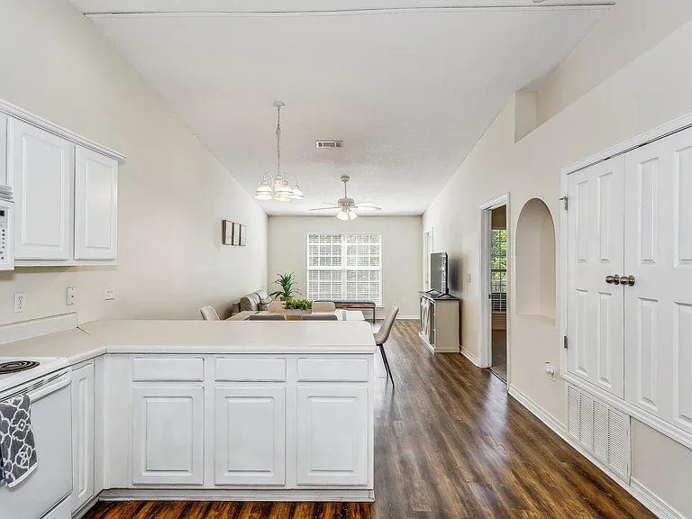 7101 Joy St #H7 — Photo 3