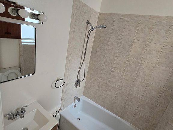 3rd image of 129 27th Ave Floor 2