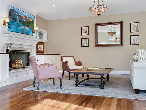 3rd image of 30 Post Fields Ln