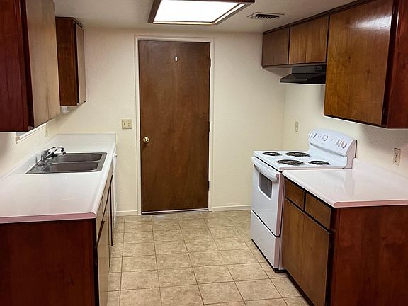 4th image of 1719 Ash Way