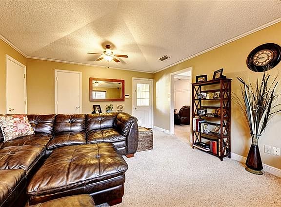 5th image of 1915 E Branch Hollow Dr