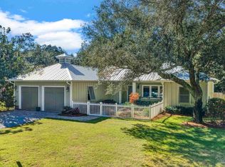 1271 Ainsworth Dr, Gulf Breeze, FL 32563