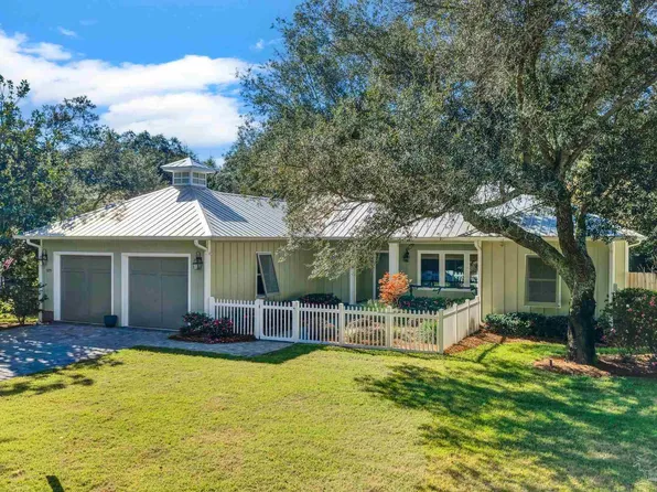 1271 Ainsworth Dr, Gulf Breeze, FL 32563