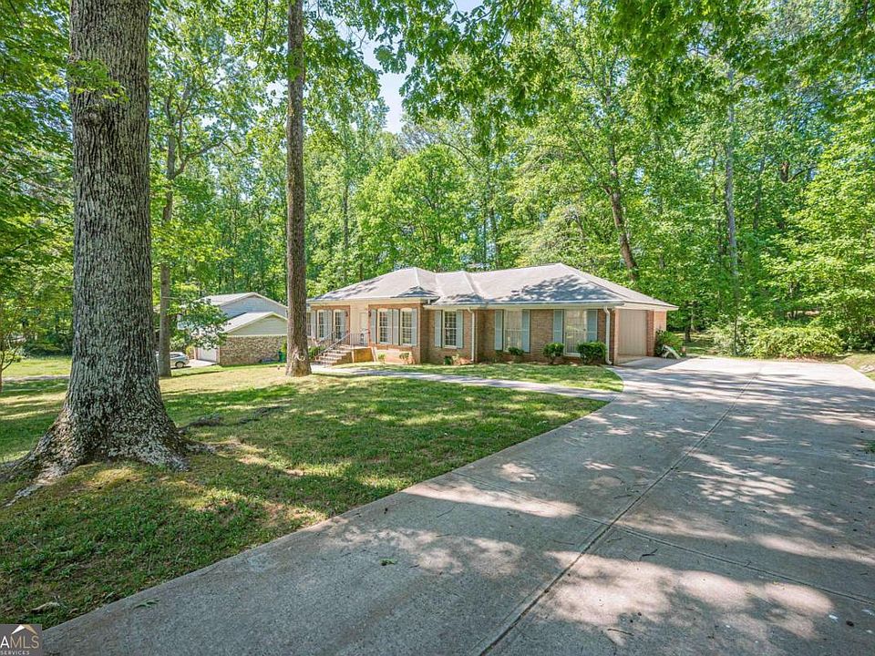 1st image of 3928 Cloudland Dr SE
