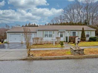 32 Cheseborough Farm Rd, Mystic, CT 06355