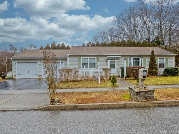 32 Cheseborough Farm Road, Groton, CT 06355