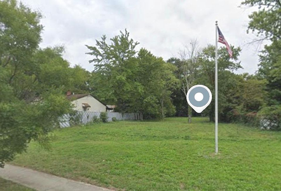 2nd image of 100 N Garden Blvd