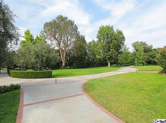 3rd image of 2840 E California Blvd