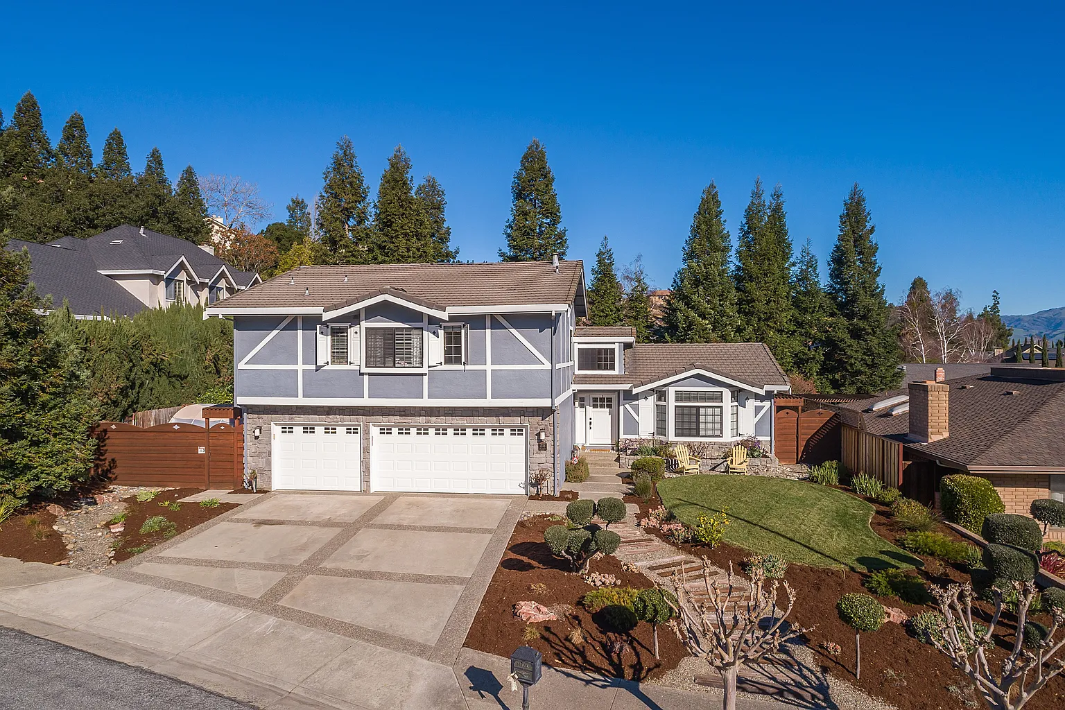 1595 Calabrese Way photo 1