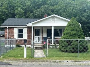 313 Brown Bottom Ln, Cedar Bluff, VA 24609