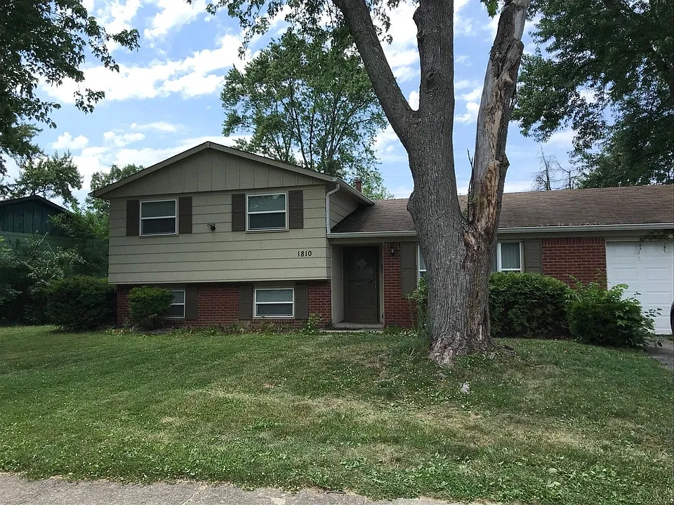 1810 Bluewater Ct