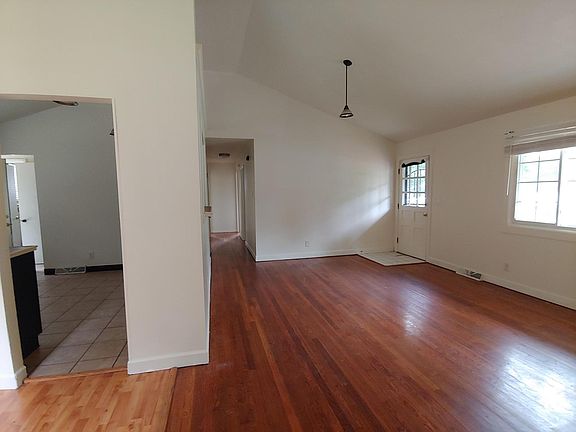 5th image of 4776 Robinhood Park