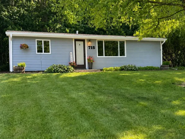 715 Birchwood St, Dewitt, MI 48820