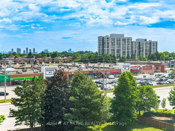 1360 Rathburn Rd E #208, Mississauga, ON L4W 4H4