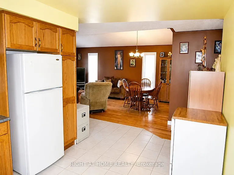 62 Highland Rd W #UPPER — Photo 7