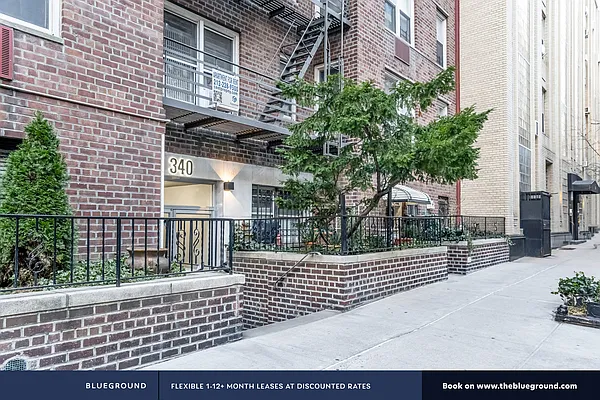 Rented by The Blueground | media 44