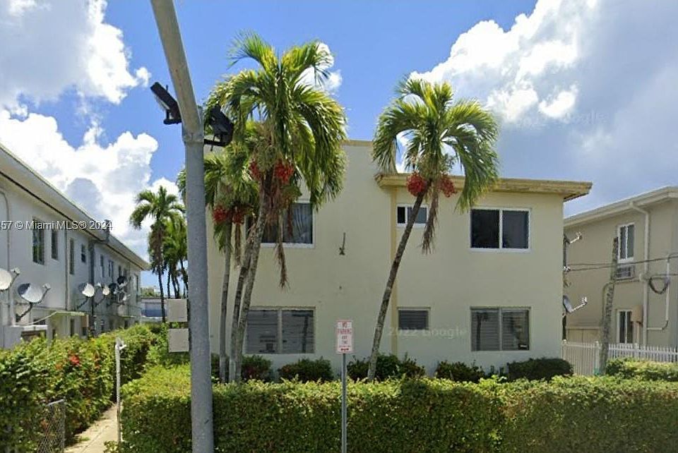 1st image of 7711 Dickens Ave APT 3