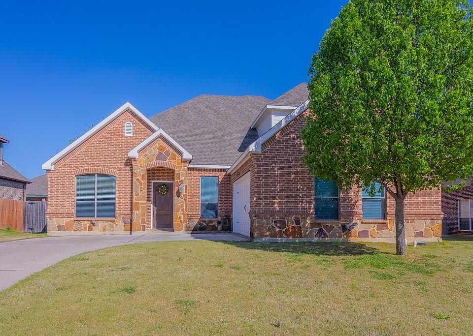 1st image of 1004 Bell Oak Dr