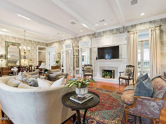 5th image of 103 Hackett Ln