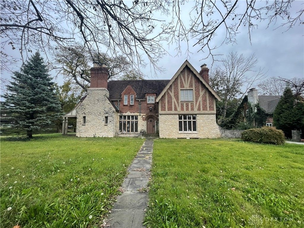 Real estate listing image