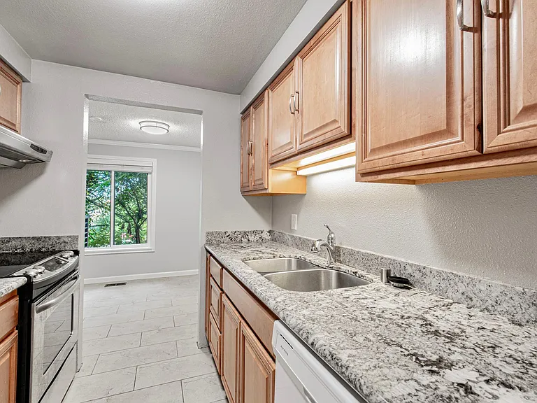 12119 Bel Red Rd #B103 — Photo 9