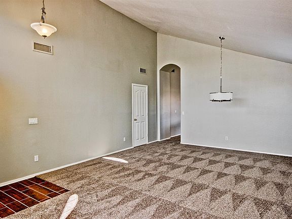 4th image of 1051 S Yucca Pl